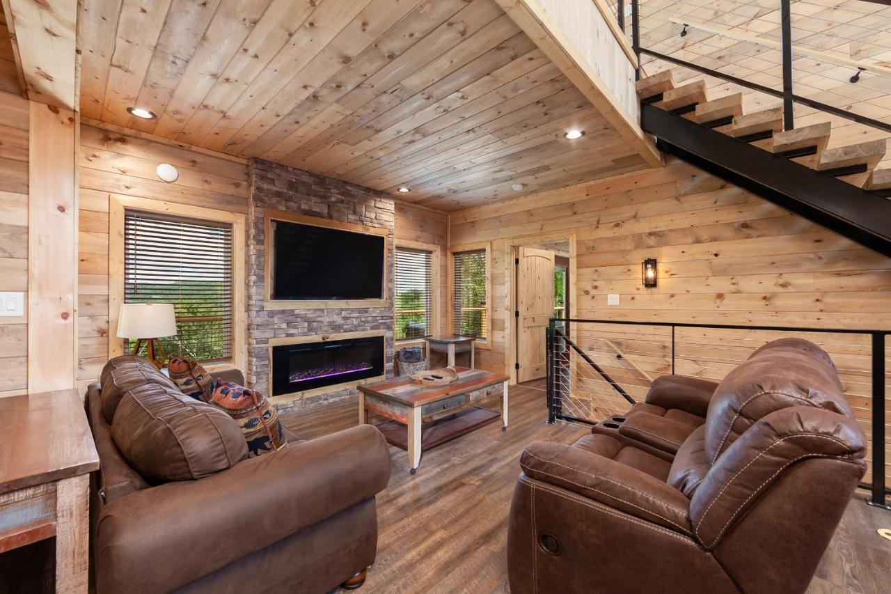 Thunder Mountain Lodge Cabin Севьервилл Экстерьер фото