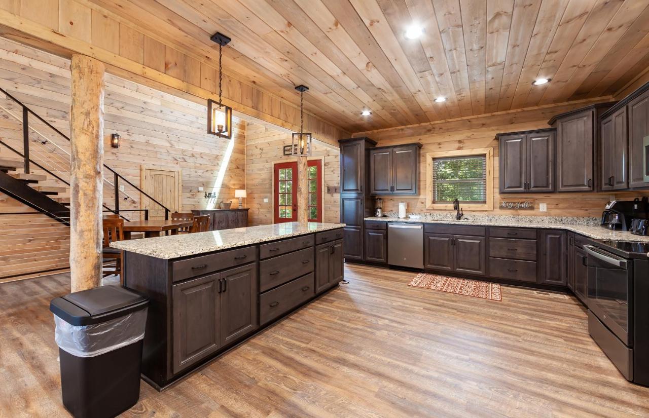 Thunder Mountain Lodge Cabin Севьервилл Экстерьер фото