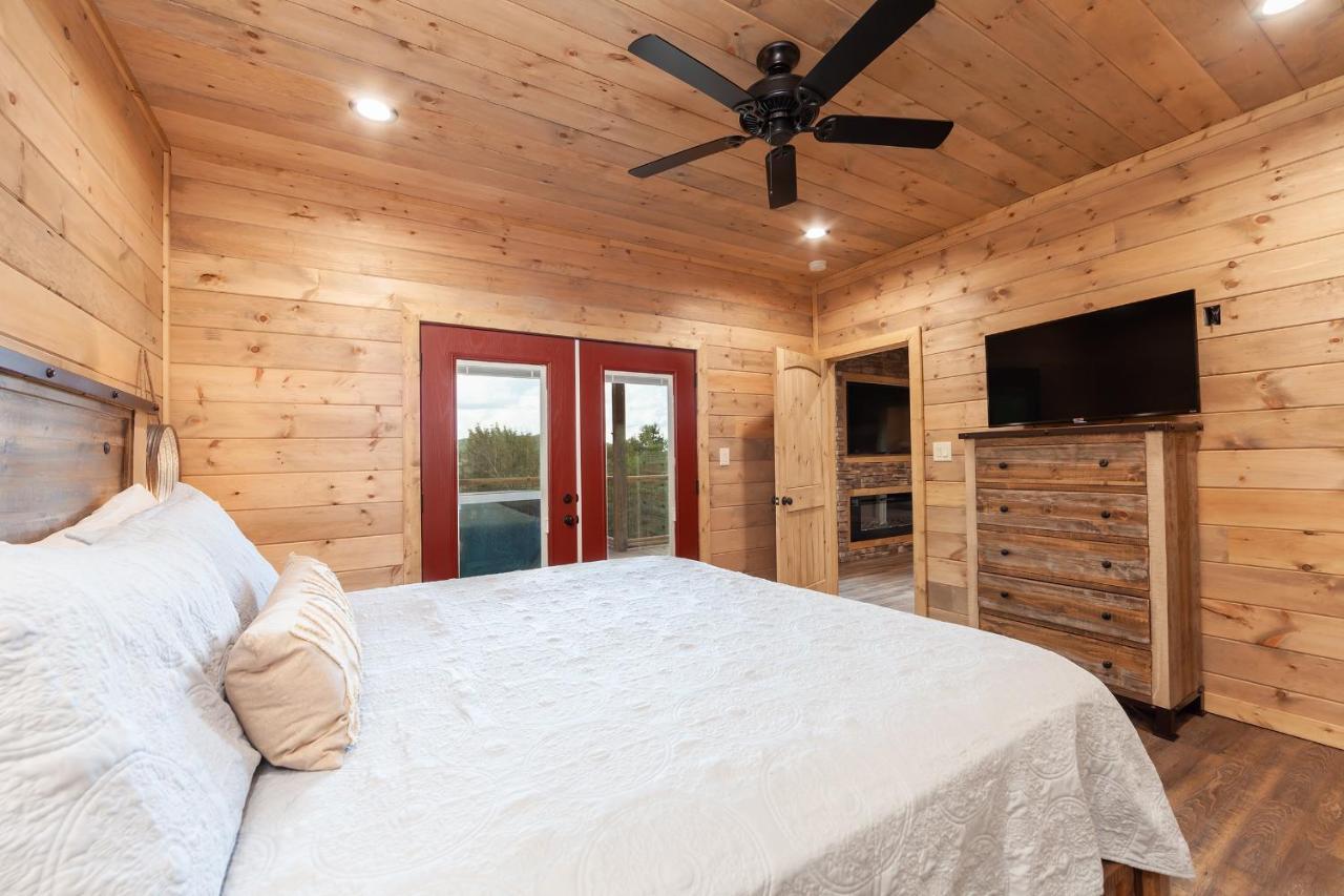 Thunder Mountain Lodge Cabin Севьервилл Экстерьер фото
